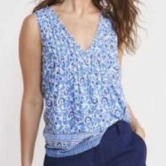 FLAW - Vineyard Vines Scarf Print Pintuck Top - Picture 1 of 16